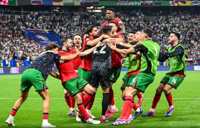 1719877459501008092.jpg 球球大作战直播-佩佩C罗险成罪人 点球大战三连扑 科斯塔一战成圣