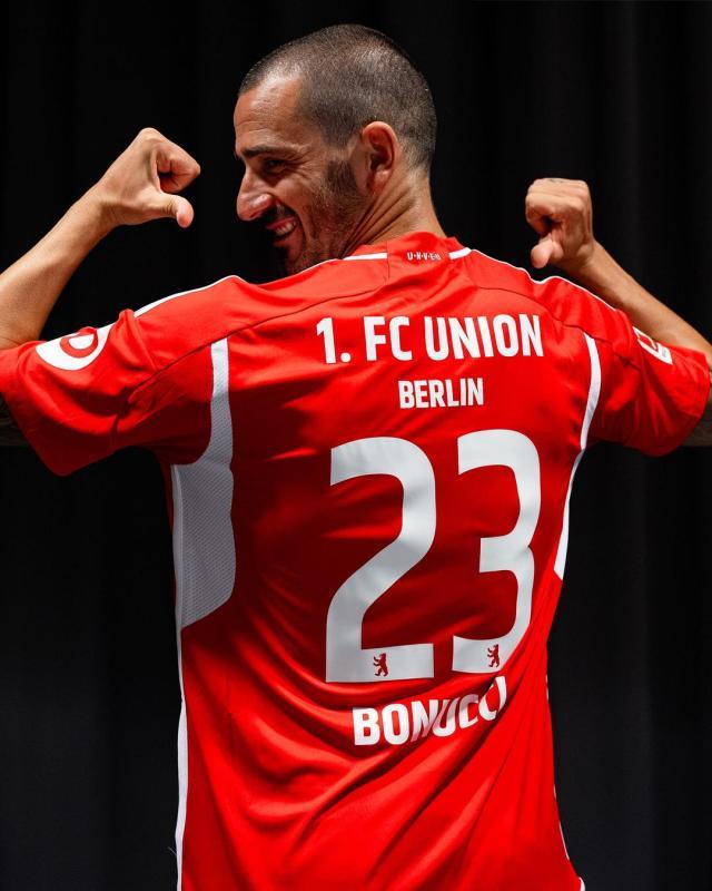 1693579222013093106.jpg 戈森斯后又一重磅新援,博努奇为欧洲杯加盟柏联