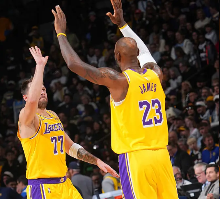 球球大作战直播-狂野西部!西部第三至第七争夺超激烈 3队胜场数相同 湖人再进前6