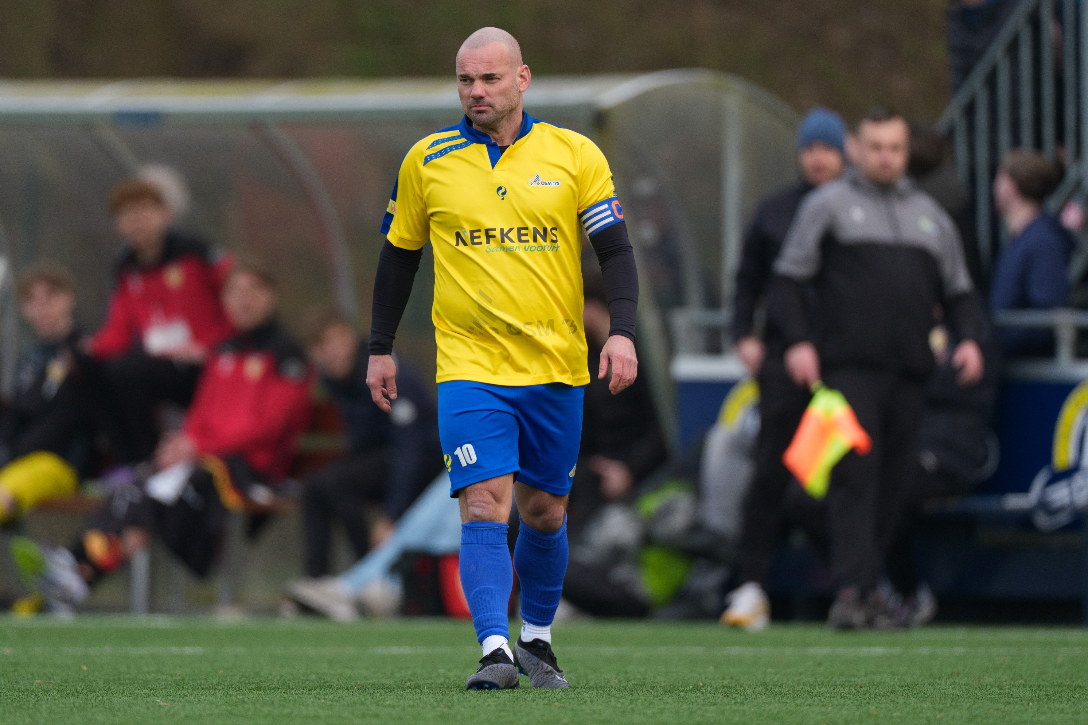 dota2直播-ESPN：4次换人违规，斯内德业余联赛首秀需要重赛最后8分钟